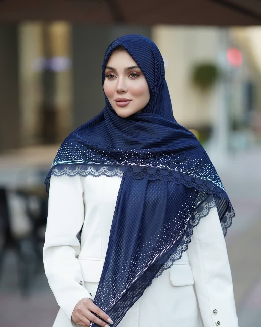 روسری مجلسی ژان ژان دور نگین و دانتل