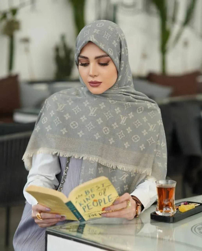 روسری کشمیر اورجینال وارداتی پاییزه دور لمه دار طرح ال وی