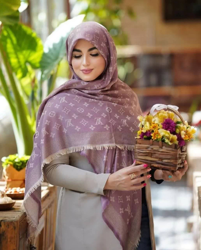 روسری کشمیر اورجینال وارداتی پاییزه دور لمه دار طرح ال وی