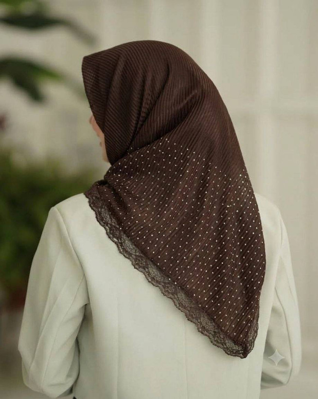 روسری مجلسی زنانه جنس ژان ژان دور نگین و گیپور قواره کوتاه